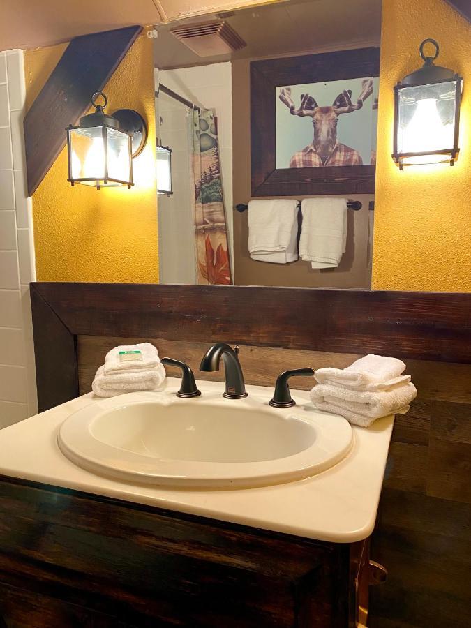 Moosehead Lodge Rangely Экстерьер фото